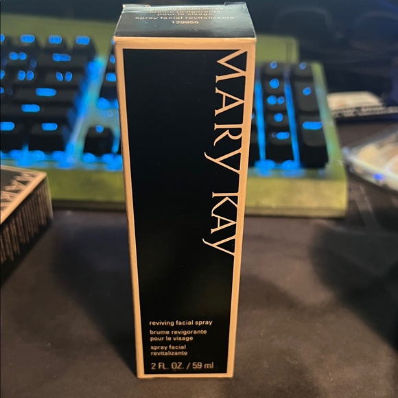 Mary Kay Other - Mary Kay Reviving Facial Spray